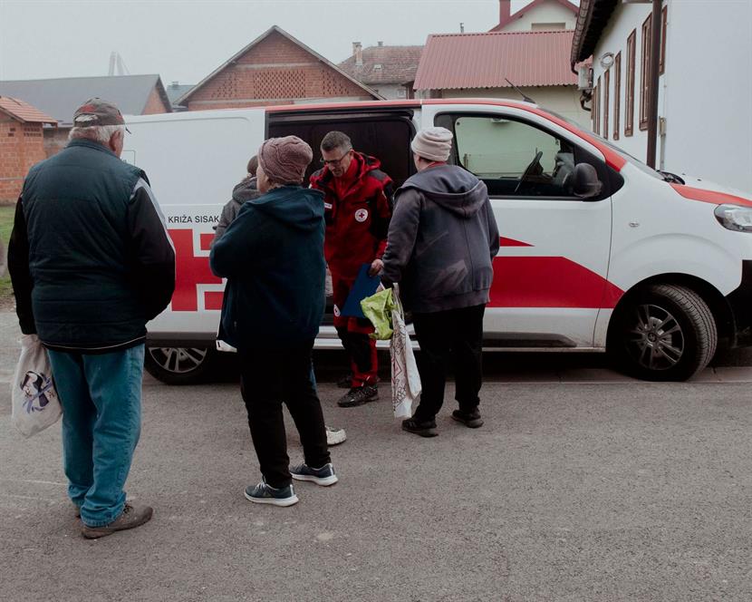 Slika: Podjela humanitarnih paketa u organizaciji Gradskog društva Crvenog križa Sisak - studeni 2024.