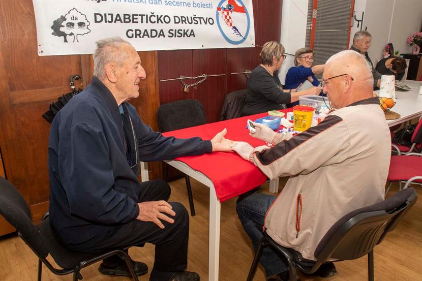 Slika: Zdravlje na prvom mjestu – besplatna zdravstvena akcija za umirovljenike