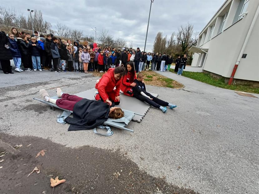 Slika: Sudjelovanje u vježbi evakuacije i spašavanja u OŠ Ivana Kukuljevića