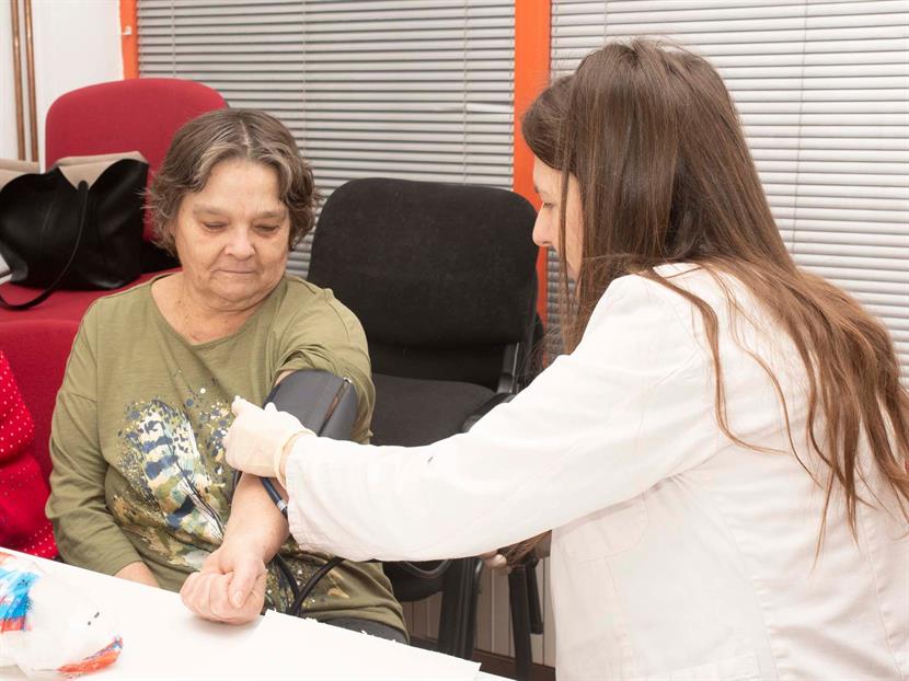 Slika: Besplatno mjerenje krvnog tlaka i šećera u krvi u Dnevnom centru za umirovljenike Zeleni brijeg